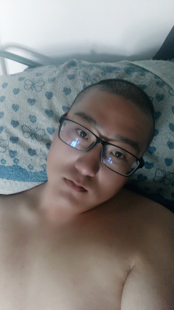 looloochao's tweet photo. 跟喜欢的人做爱做的事 https://t.co/hABo0ffZv7