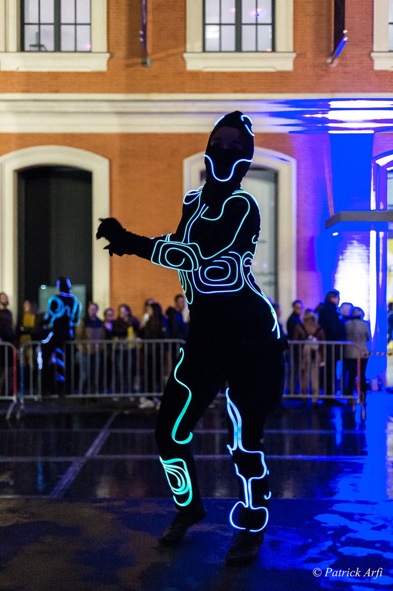 CEMToulouse's tweet photo. ☄️Les Lumènes / Sam 21 mai☄️

Dess'Ingres, festival dédié au dessin à @MontaubTourisme - 1ère édition du 18 au 21 mai !
La Cie La Cohorte y participe avec Les Lumènes, ces silhouettes de lumière occuperont et exploreront les rues, entre chorégraphies et instants de cirque.

#led https://t.co/EVIn5Fy4AQ