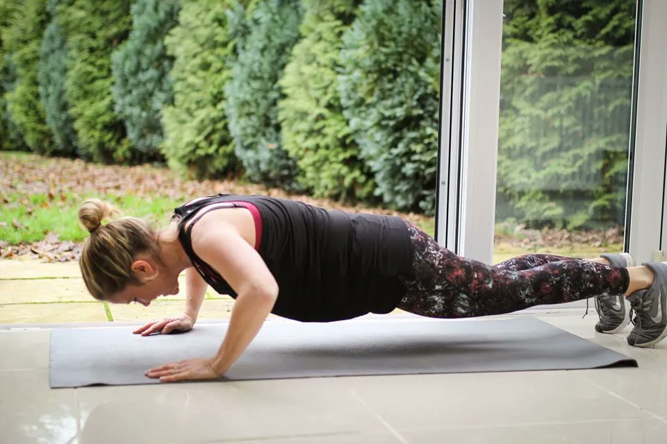 FitfishTweets's tweet photo. Join me live here  https://t.co/NlsVUILKHT at 19:30 as I talk about:
'Making the Most of your Muscles'

Is this relevant to us at any age?
What if you're not very strong?

Come and find out how a magazine article inspired me to do a little experiment.... https://t.co/ljC2kLlKtG