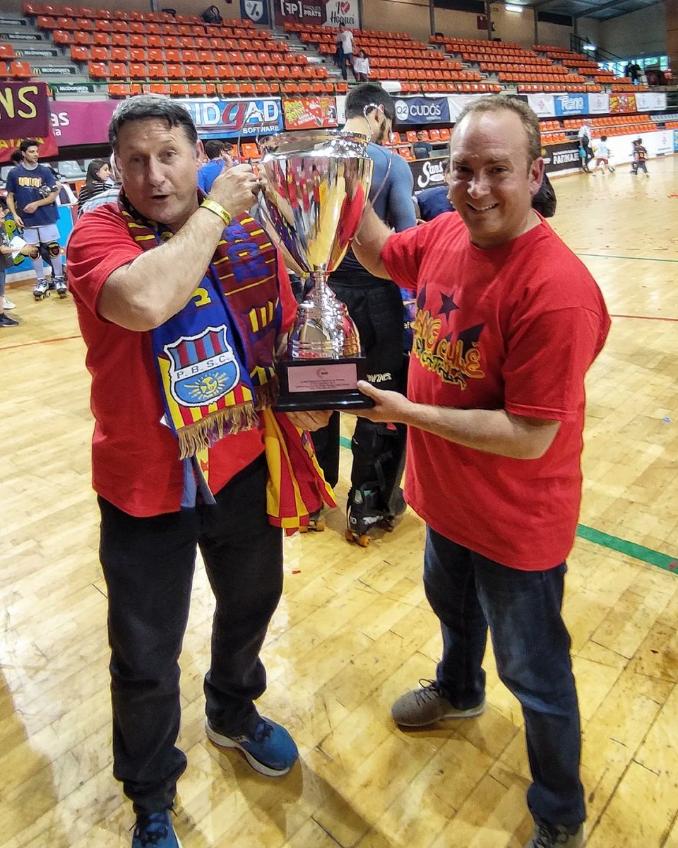 JSendarrubias's tweet photo. Espectacular el @fcbhoquei aconseguint la 24a Copa de la història de la secció imposant-se per 4-0 al Reus
Viure la Final de la #CopaOk amb @sangculecorcatala el Jacob el Valentí i tots els companys ha estat increïble.
#Barça
#Fcbhoquei
#CopaOk
#SCCC
#SangCule
#SangCuleCorCatalà https://t.co/VtXvpTJduu