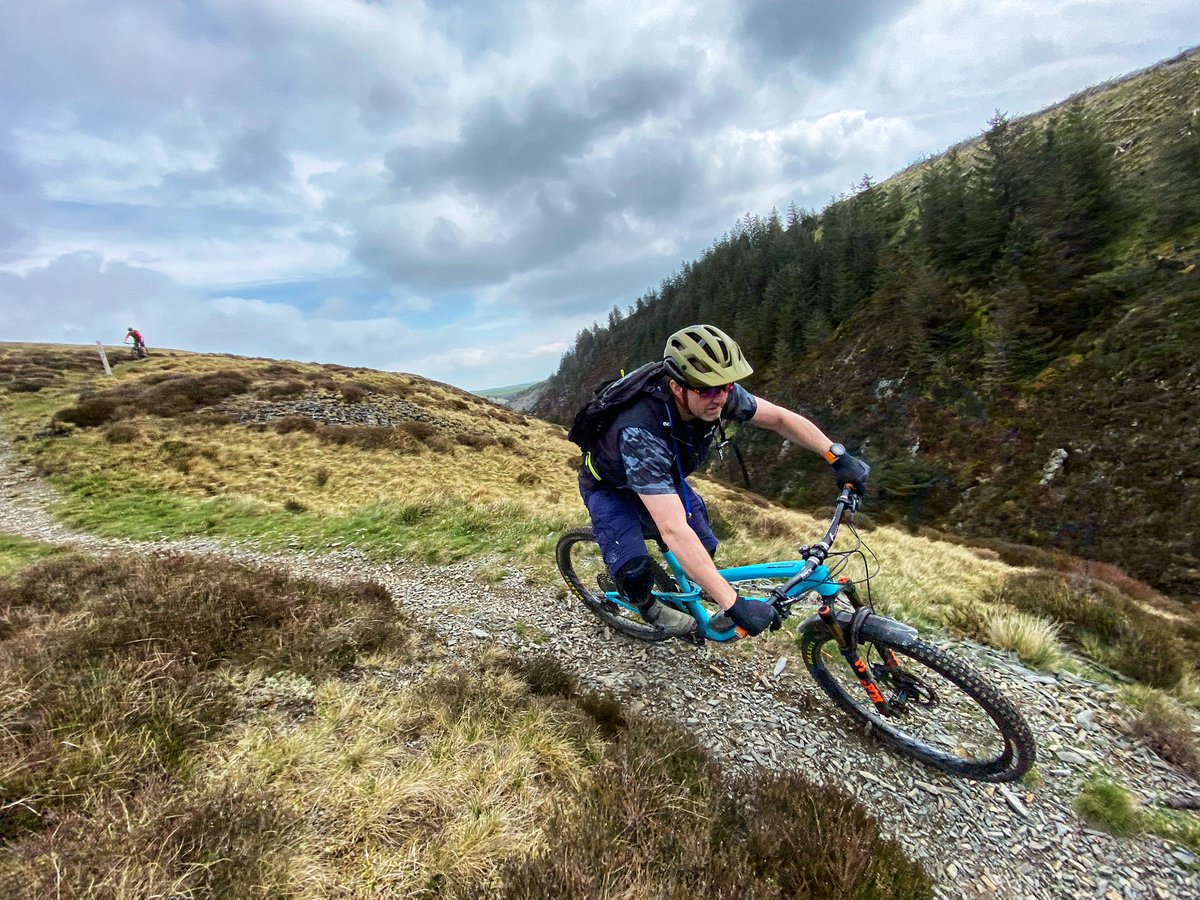 mtbcymru's tweet photo. A little #MondayMotivation from the Cambrian Mountains of mid Wales…

#transcambrianway #mtb #cycling #wales #visitwales https://t.co/7zvE19FDfK