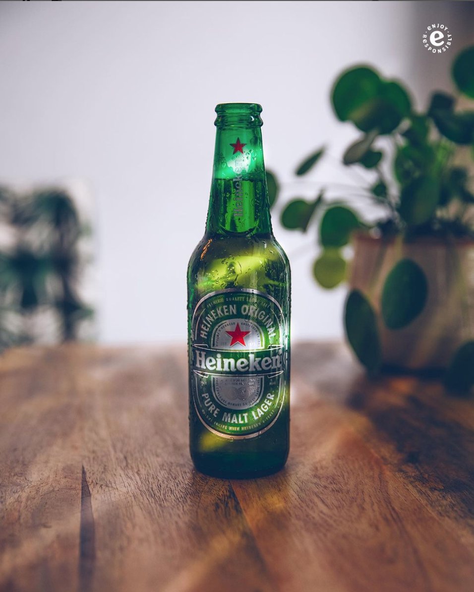 normangoodfello's tweet photo. It may be Monday, but this does sure look inviting! 🍻
As it starts to get chilly outside be sure to keep it chilled inside with an ice cold @Heineken_SA❄️
Is it cans or bottles for you?
#NGF #NGFcelebratesyou #cheers #NGFstore #Capetown #Johannesburg #Durban #happyhour #beer https://t.co/rCUDl6iiIX