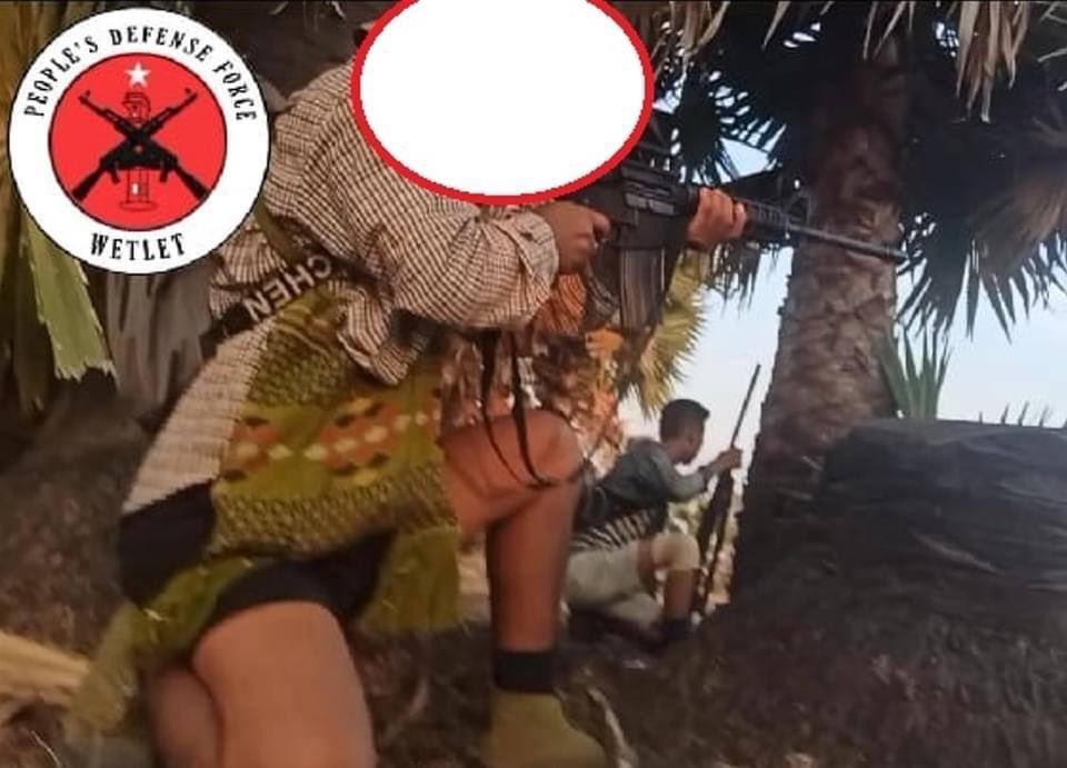 WuitMinn's tweet photo. 3 members of PDF fell in the clashes with military troops who burnt down and destroyed the villages at the border of ShweBo and Wetlet townships since May 5. REST IN POWER #2022May9Coup #US_SanctionMOGE #WhatsHappeningInMyanmar https://t.co/uKRvSC0hVI