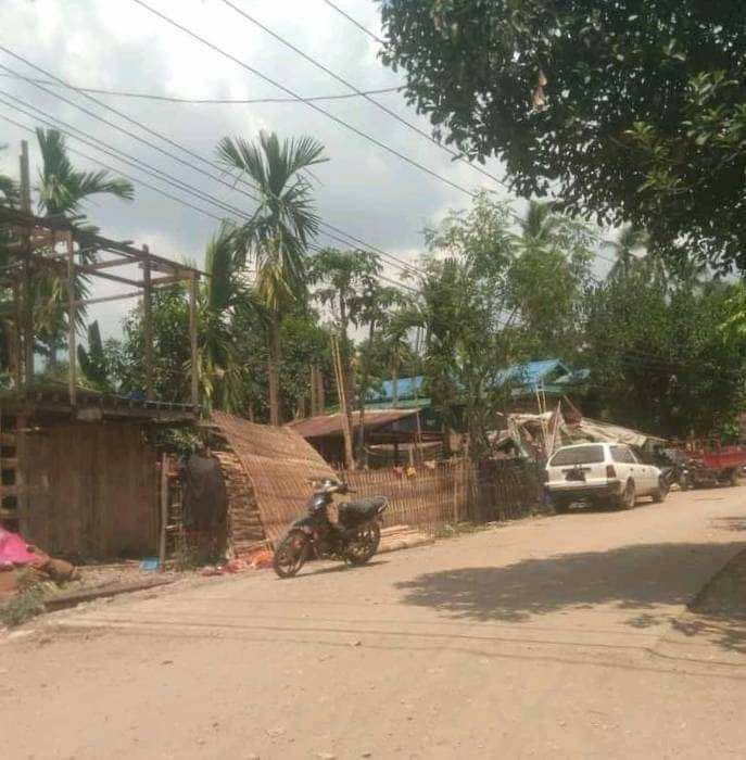 WuitMinn's tweet photo. Juntas ordered to remove about 300 residential properties and shops in Ann tsp, Rakhine state on the last date of May 21 on false accusation of being squatters. #2022May9Coup #US_SanctionMOGE #WhatsHappeningInMyanmar https://t.co/InAswFlRs4