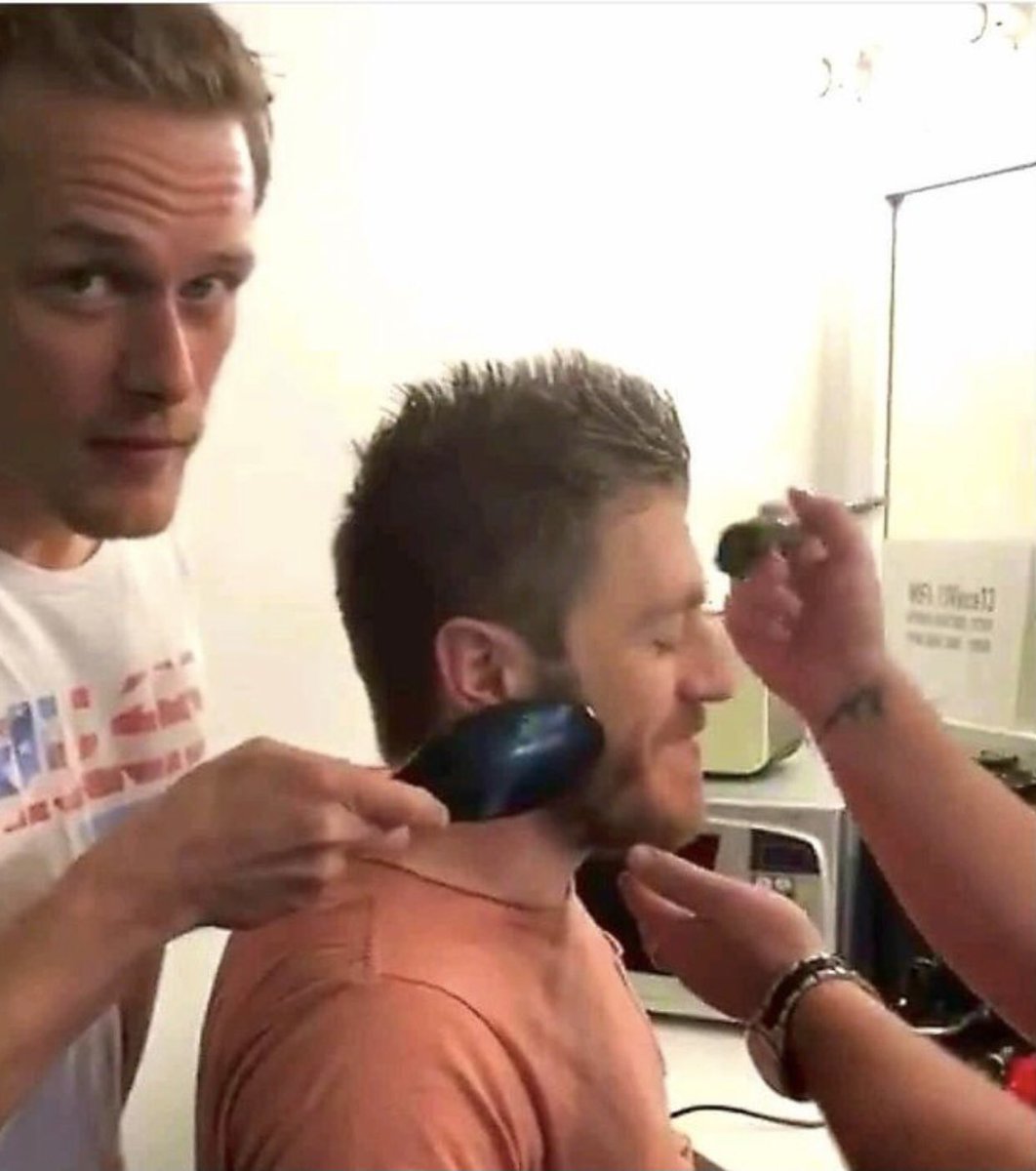 ShirleyAnnOliv2's tweet image. Sam claims he is helping Valbo to get ready 🤔😆