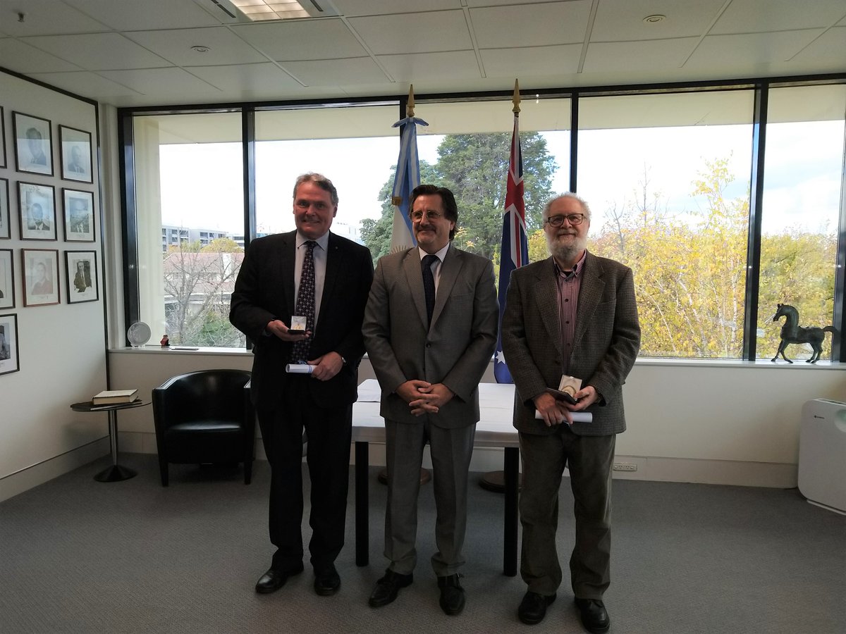 ARGinAustralia's tweet photo. Tuvimos el gran orgullo de realizar la ceremonia de presentación de los premios “Raices” y “Leloir” al Dr. Victor Sadras y al Dr. Germán Spangenberg, respectivamente.
https://t.co/kBS2WZG9UL

#premioraices #premioleloir https://t.co/WF6xxFrwMh