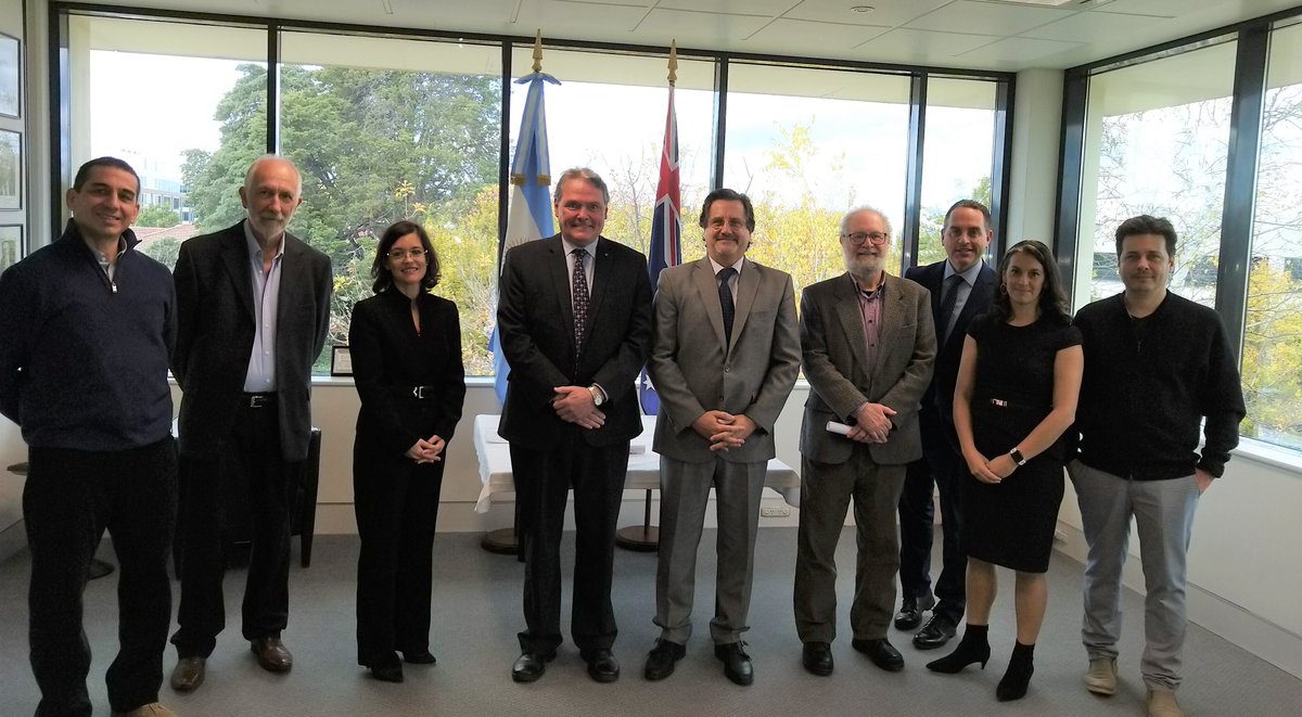 ARGinAustralia's tweet photo. Tuvimos el gran orgullo de realizar la ceremonia de presentación de los premios “Raices” y “Leloir” al Dr. Victor Sadras y al Dr. Germán Spangenberg, respectivamente.
https://t.co/kBS2WZG9UL

#premioraices #premioleloir https://t.co/WF6xxFrwMh