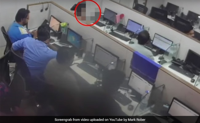 ndtvfeed's tweet photo. YouTuber Busts Fake Call Centre In India With Glitter Bombs, Cockroaches https://t.co/IyXDTqTUep https://t.co/3RrxvyD8P7