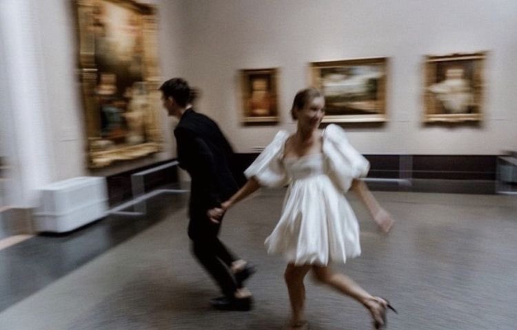 carrie bradshaw tweet media