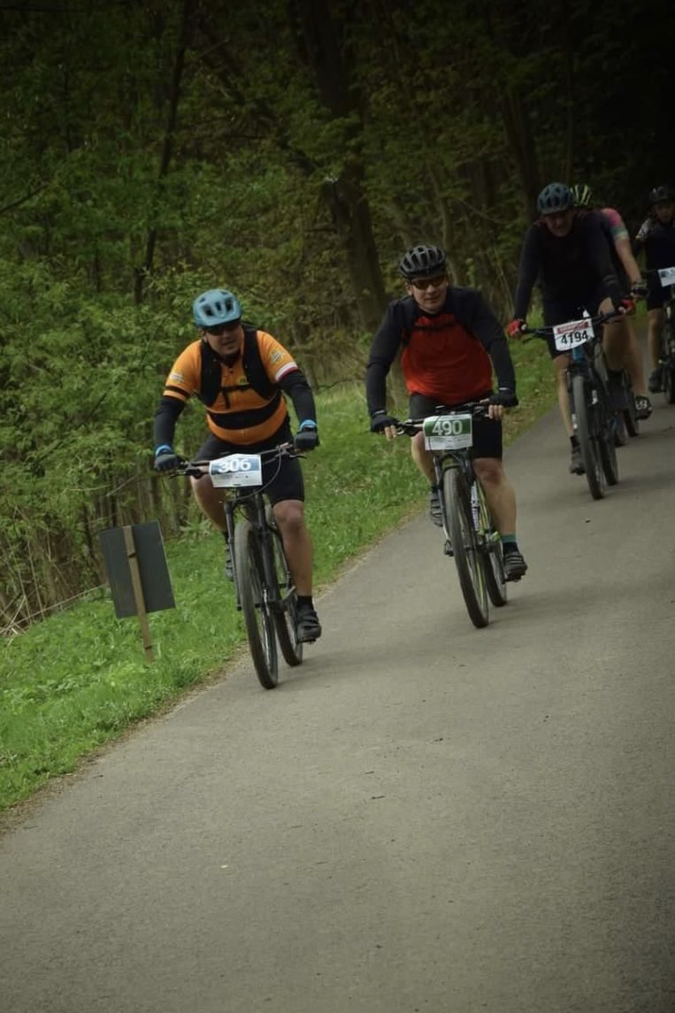 FreightlinerPL's tweet photo. Wiosna w pełni! 😎 Piotr Dynowski, nasz #manewrowy-#ustawiacz-#rewident z #Najsilniejsi #Cycling #FPLTeam, w weekend wziął udział w zawodach #MTB #Opawa Patrol Graniczny III. 20 km, podjazdy w sumie 900m. Miejsce 31 w open i 14 w M30. Gratulujemy! 👍
Duma! 💪 https://t.co/xiczphTaQx