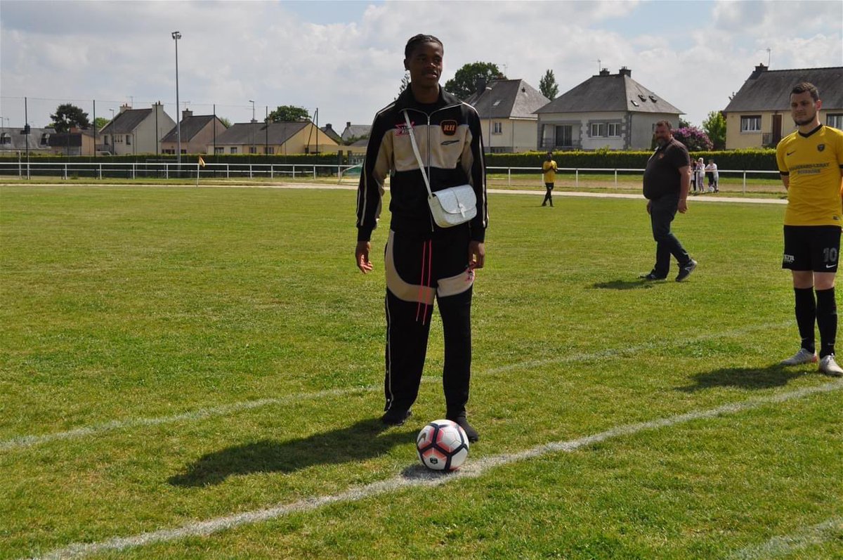 ussmso's tweet image. Warmed Omari était parmi nous ce dimanche !

Passé par l’USSMSO en U11 et U13, il évolue actuellement au Stade rennais et en équipe de France Espoirs 

De très beaux souvenirs pour nos licenciés et supporters.

⬇️🔴🟡