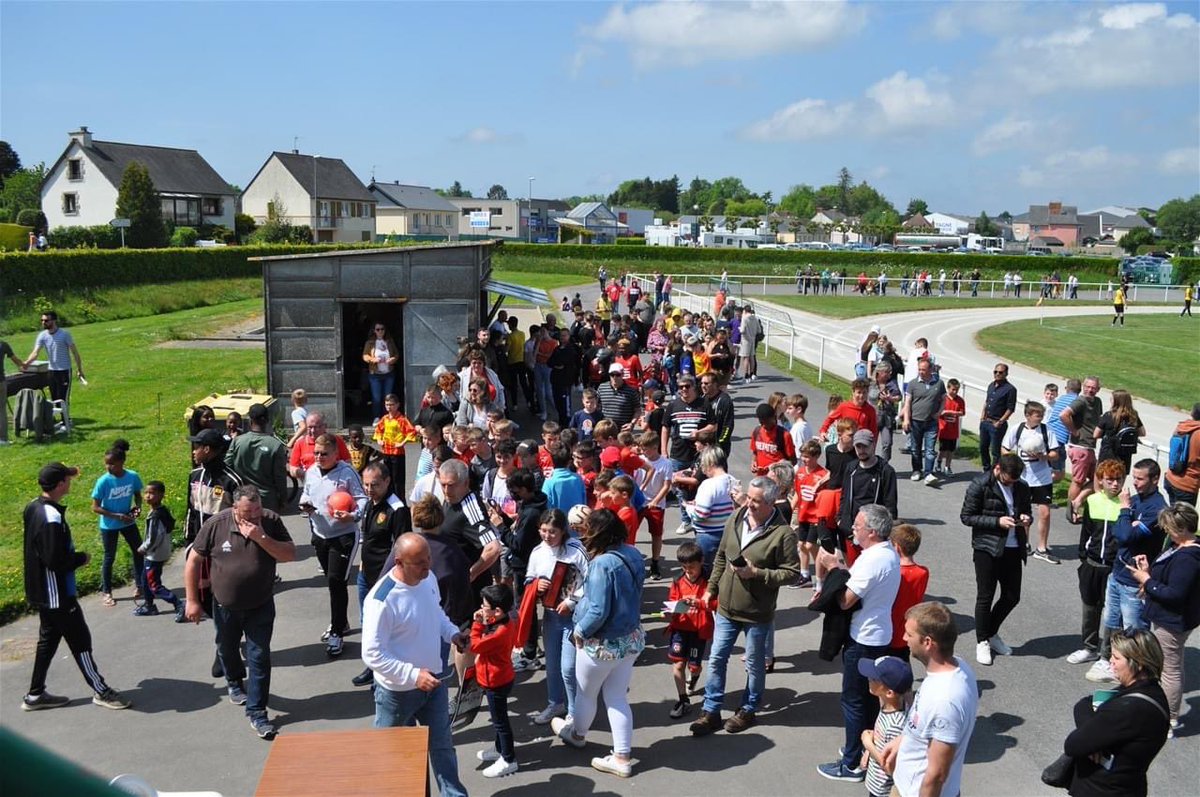 ussmso's tweet image. Warmed Omari était parmi nous ce dimanche !

Passé par l’USSMSO en U11 et U13, il évolue actuellement au Stade rennais et en équipe de France Espoirs 

De très beaux souvenirs pour nos licenciés et supporters.

⬇️🔴🟡