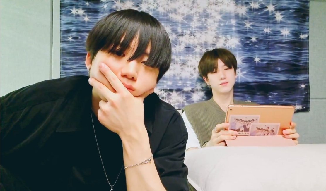 justbpics_'s tweet photo. Mondate with GeoYum🤍🎶🥢

Doyum was working on music, and Geonu visited him, brought him food, ate together and ended the live together. He looks like a supportive bf🥺 @JUSTB_twt  #저스트비 #GeoYum https://t.co/pd6IGxRc5A