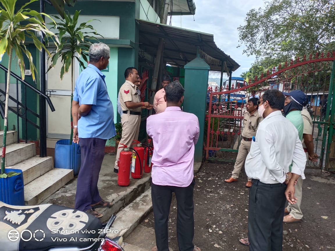 FireService_ANP's tweet photo. Fire Prevention Is Our Intention!

#FireSafety awareness program was conducted at Chatham Saw Mill by #FSChatham and 15 staff of forest Dept. were sensitized.
#AzadiKaAmritMahotsav
@MediaRN_ANI @DGPANIslands @Andaman_Admin https://t.co/Wr2b4FdmXL