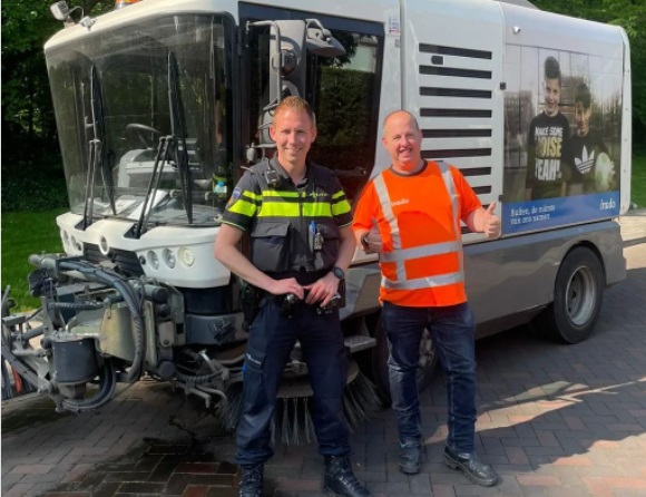 Wijkagent Izak van der Vliet heeft vanmorgen een rondje met Irado door Schiedam-West gereden
schiedam24.nl/nl/nieuws/nieu…