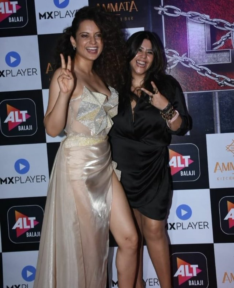 ChipkuMedia's tweet photo. Queens having a laugh after the success of their show Lock Upp 

#Kangana #KanganaRanaut #KanganaRanaut𓃵 #EktaKapoor #bollywood #bollywoodactress #Dhaakad #ekta #LockUppSuccessParty #LockUppWithKangana #chipkumedia https://t.co/8soXjYz5Q5