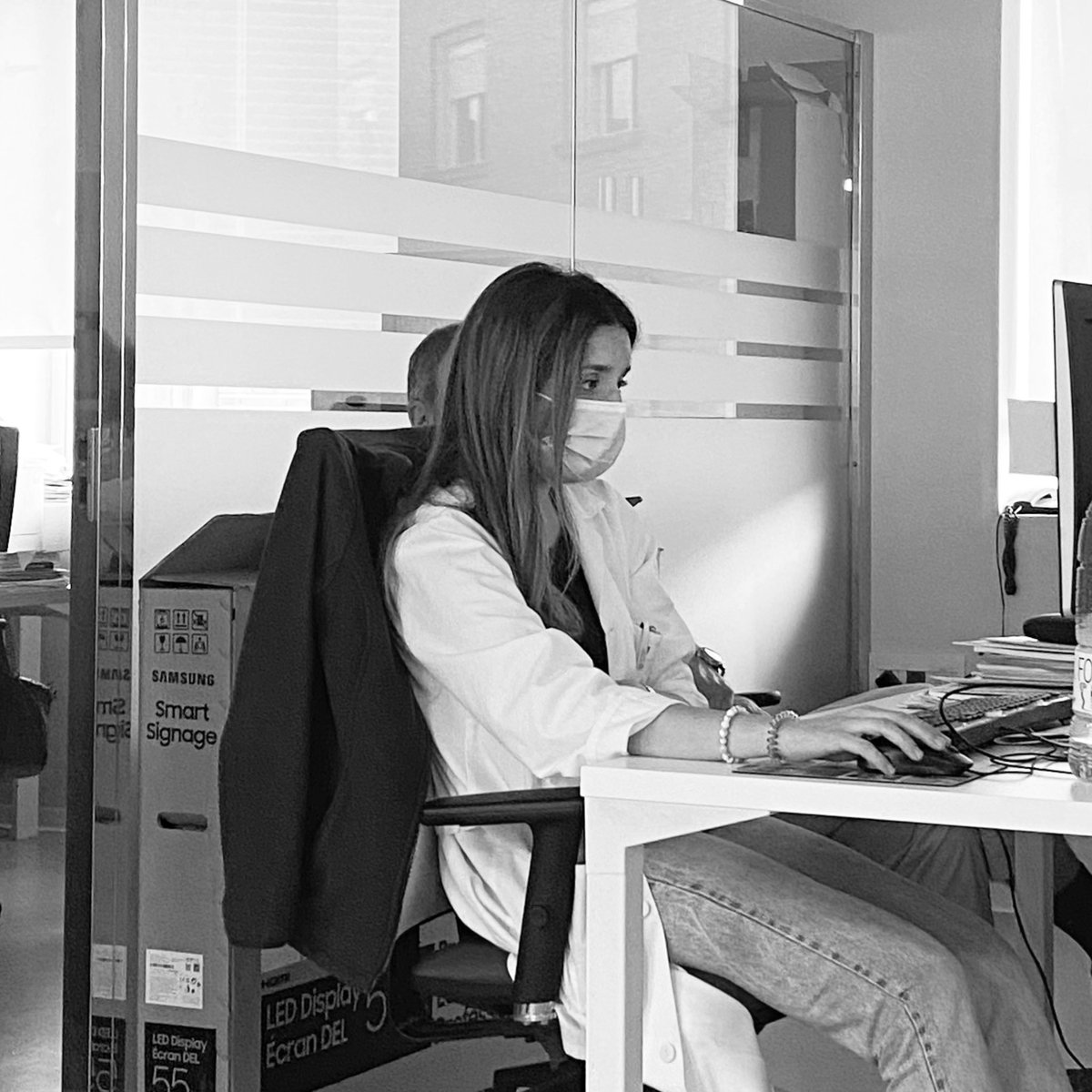 LaboratorioJaen's tweet photo. María José Pastor, nuestra R1, nos ha dado un repaso increíble sobre técnicas instrumentales en el laboratorio. 

Enhorabuena, vas a ser una gran analista! https://t.co/giK20KF6Cd