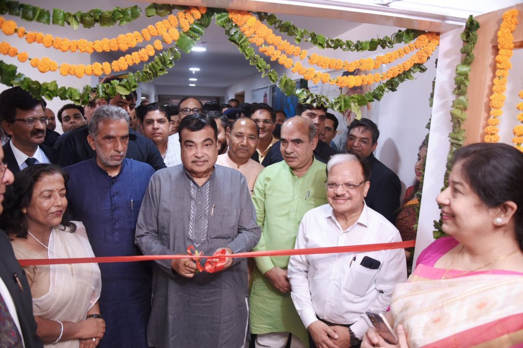 OfficeOfNG's tweet photo. केंद्रीय मंत्री श्री @nitin_gadkari जी ने फरीदाबाद के सर्वोदय हॉस्पिटल एंड रिसर्च सेंटर में मदर एंड चाइल्ड विंग का उद्घाटन किया। https://t.co/t1S7A6BM2K