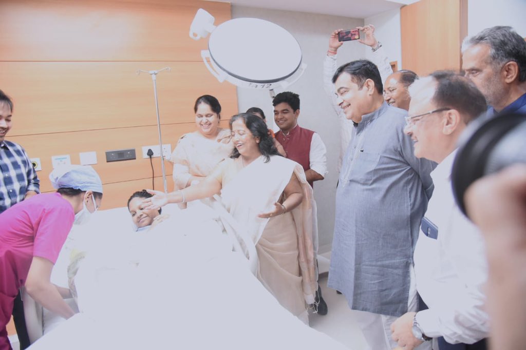 OfficeOfNG's tweet photo. केंद्रीय मंत्री श्री @nitin_gadkari जी ने फरीदाबाद के सर्वोदय हॉस्पिटल एंड रिसर्च सेंटर में मदर एंड चाइल्ड विंग का उद्घाटन किया। https://t.co/t1S7A6BM2K