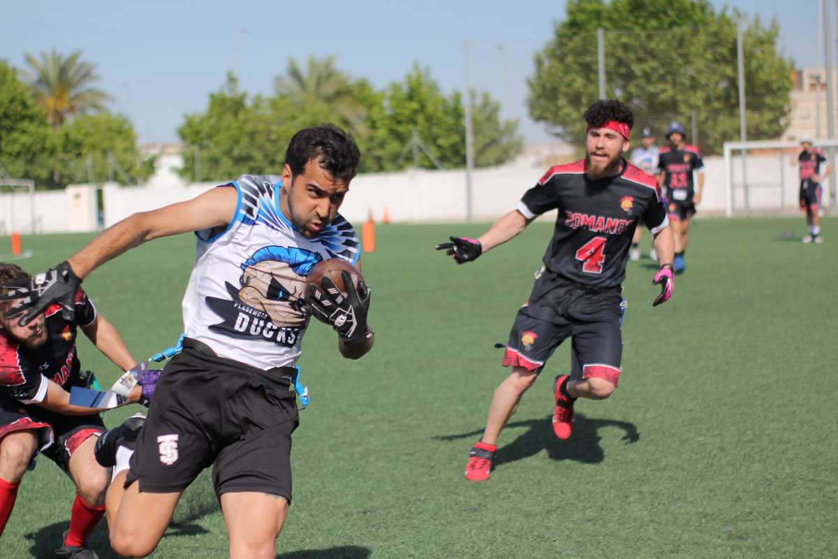 ExtremaduraFAFF's tweet photo. 🏆Plasencia #Ducks���� bicampeones de Extremadura de 🏈 Flag Football.

Derrotaron por 40-31 a Mérida #Romanos⚔️, subcampeones 🥈 por 3ª vez.

🏅#Chiky70🦆 MVP.

🥉Tercer puesto para Salamanca #Vitors☑️. Ganaron 31-6 a Villanueva #BlackStorks⚫️.

✍️Crónica⤵️
https://t.co/8AnFrJ19AR https://t.co/phjIDCQ5hb