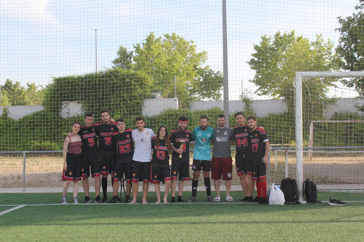 ExtremaduraFAFF's tweet photo. 🏆Plasencia #Ducks���� bicampeones de Extremadura de 🏈 Flag Football.

Derrotaron por 40-31 a Mérida #Romanos⚔️, subcampeones 🥈 por 3ª vez.

🏅#Chiky70🦆 MVP.

🥉Tercer puesto para Salamanca #Vitors☑️. Ganaron 31-6 a Villanueva #BlackStorks⚫️.

✍️Crónica⤵️
https://t.co/8AnFrJ19AR https://t.co/phjIDCQ5hb