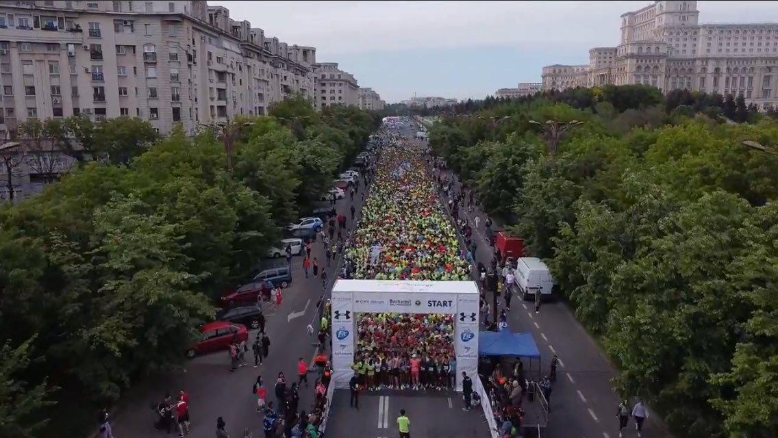 Travel_2Romania's tweet photo. La Half #Marathon 🏃♀️ 🏃♂️#București
s-a înscris și o echipă a Ambasadei Republicii Federale #Germania in #Romania , care a încheiat cu succes participarea. #Bucharest21km #RuninBucharest
📸https://t.co/6Zdui6M9Ow
Via https://t.co/QPxzHPl81A https://t.co/OxXrfLyRNP