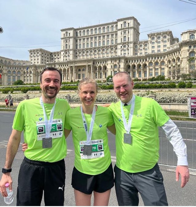 Travel_2Romania's tweet photo. La Half #Marathon 🏃♀️ 🏃♂️#București
s-a înscris și o echipă a Ambasadei Republicii Federale #Germania in #Romania , care a încheiat cu succes participarea. #Bucharest21km #RuninBucharest
📸https://t.co/6Zdui6M9Ow
Via https://t.co/QPxzHPl81A https://t.co/OxXrfLyRNP
