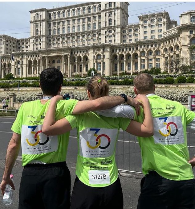Travel_2Romania's tweet photo. La Half #Marathon 🏃♀️ 🏃♂️#București
s-a înscris și o echipă a Ambasadei Republicii Federale #Germania in #Romania , care a încheiat cu succes participarea. #Bucharest21km #RuninBucharest
📸https://t.co/6Zdui6M9Ow
Via https://t.co/QPxzHPl81A https://t.co/OxXrfLyRNP