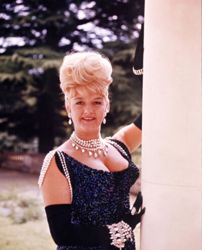 Remembering #JoanSims, who was born on this day in 1930.
