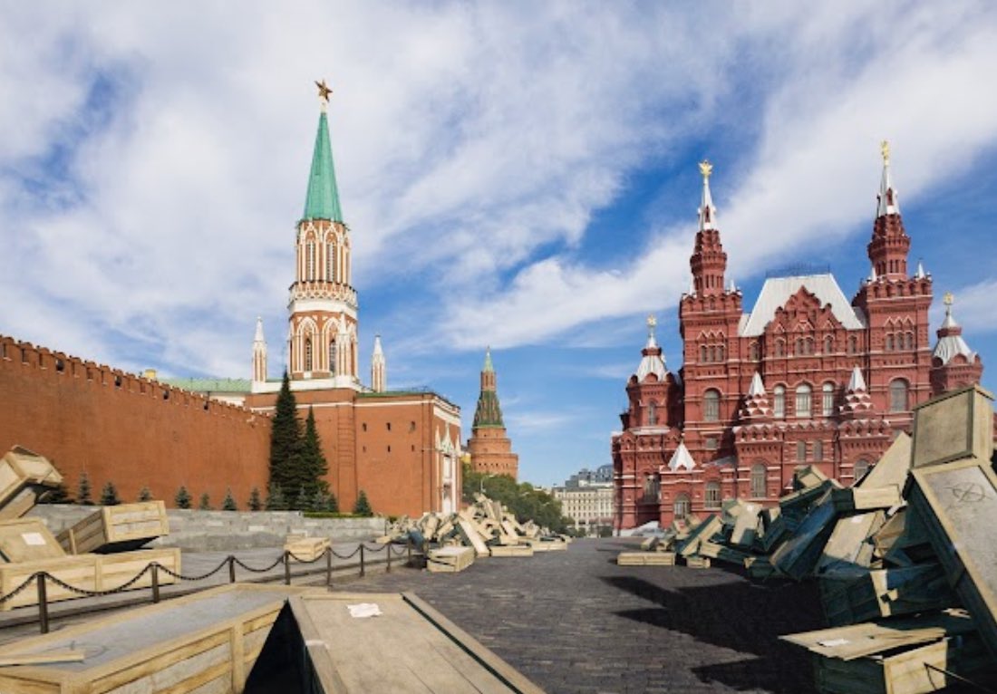 MGvardeitseva's tweet photo. « The red square » 
1/1 
Opensea 1 ETH 

The heart of the capital, the place of the national military pride parade of 9th of may. What Kremlin is truly proud of?/ #nft #NFT #NFTCommunity #nftcollector #nftdrop #NFTdrop #OpenSeaNFT #OpenSeaCollection https://t.co/DJZJx7kxbn