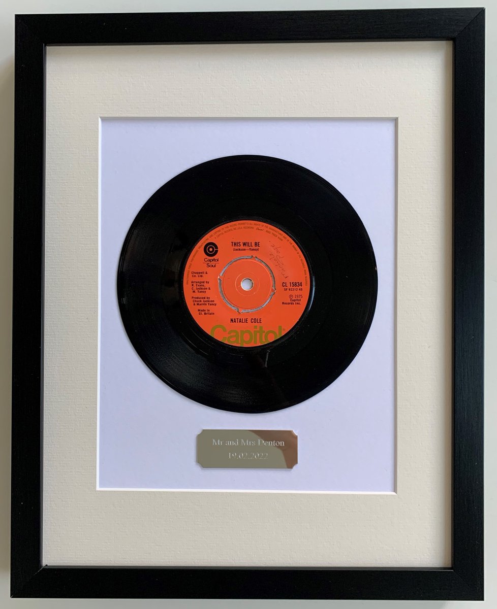 MyFirstRecord.co.uk recently framed father & daughter #NatKingCole & #NatalieCole #vinylrecords #vinyl as #Gifts

Looking for a unique #gift #giftidea for a #musiclover🎧?

ORDER their #favouritesong as a #framedrecord #wallart #framedrecordart @ MyFirstRecord.co.uk