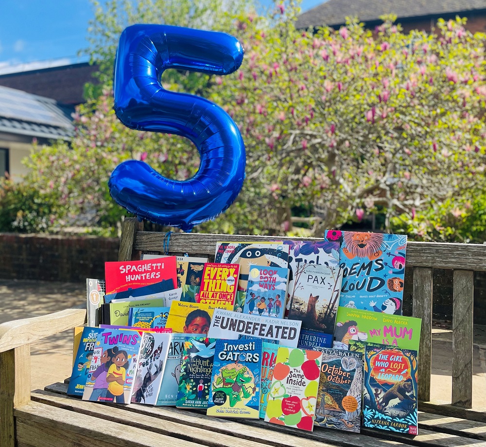 🎈 It's our five year anniversary! 🥳 

To celebrate, we're giving away 50 books for 5 lucky schools 📚 To enter, simply like, RT &amp; tag a school you’d like to win the books. 

For an extra chance to win, enter on our Facebook page too: 
bit.ly/3wai4wi

Good luck!