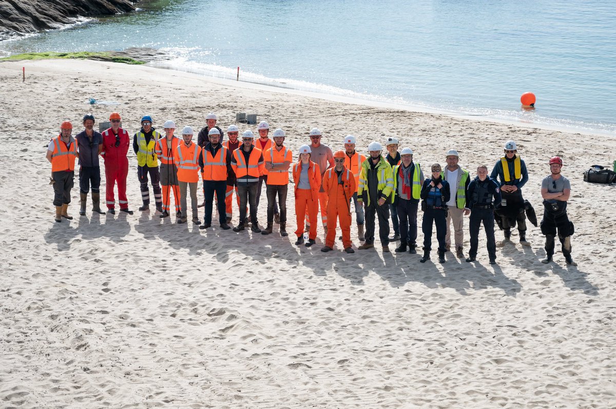 OrangeBretagne's tweet photo. Une belle opération de #connectivite s’est achevée ce week-end à @VillePloemeur 
Merci aux équipes @OrangeMarine_ @enedis_bretagne @OrangeBretagne pour votre mobilisation https://t.co/vf2xYviaLE