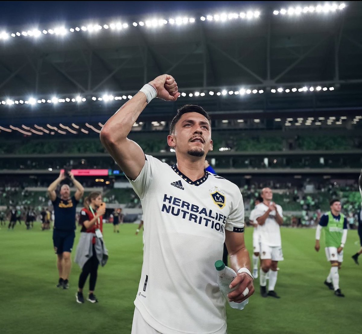 Not pretty by any means, our play and quality will always be there in moments but to stick together, dig deep, and suffer together like we did tonight and come out on top is something special. So proud of everyone and now time to recover and push for another win on Wednesday✨