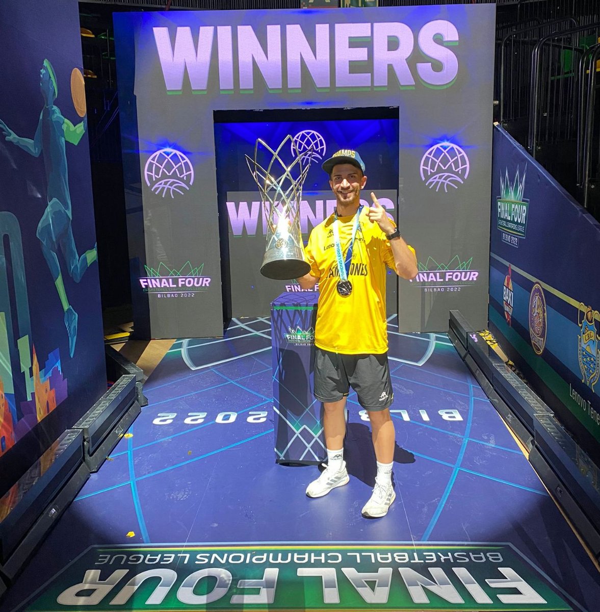 Buenos días desde una isla aurinegra🟡⚫, felicidades al <a href="/CB1939Canarias/">La Laguna Tenerife</a> por el segundo título de la #BasketballCL, y en especial a nuestro <a href="/danielgtrujillo/">Daniel Trujillo</a>. Todo lo bueno que te pase es MERECIDO, felicidades crack!!! #túmarcasladiferencia #azulceleste #floridacflive #Ubuntu🍇