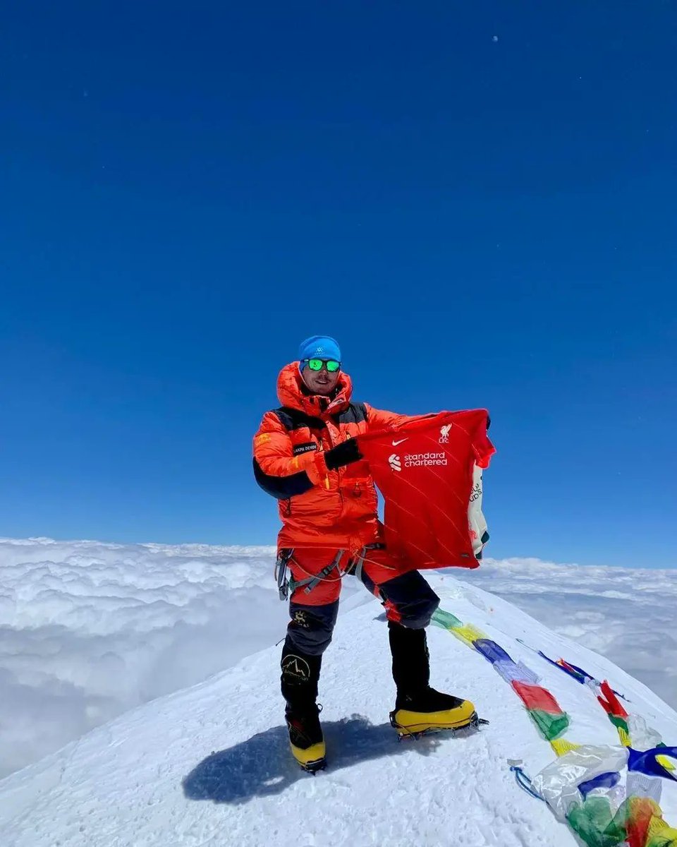 Mt. Kanchenjunga @liverpoolfc @mosalah @mightyred_lfc 

#LFC #LFCNepal #OLSCNepal #HimalayanKopites #AnfieldAway