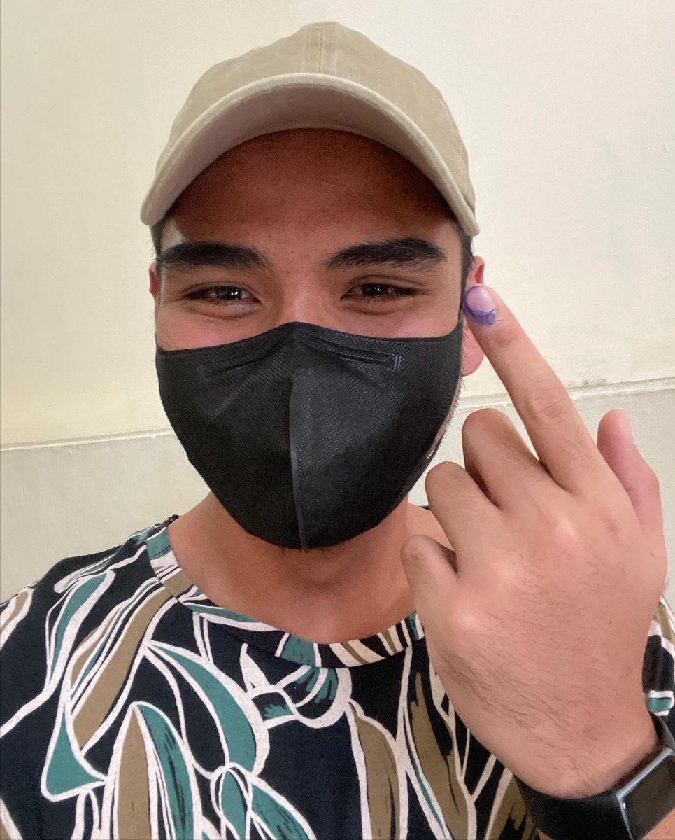 jevillaroman's tweet photo. Not me getting all emotional right after voting. 🥹🫰🏻

Para sa'yo to, Pilipinas! 🇵🇭 https://t.co/EElmt77eXV