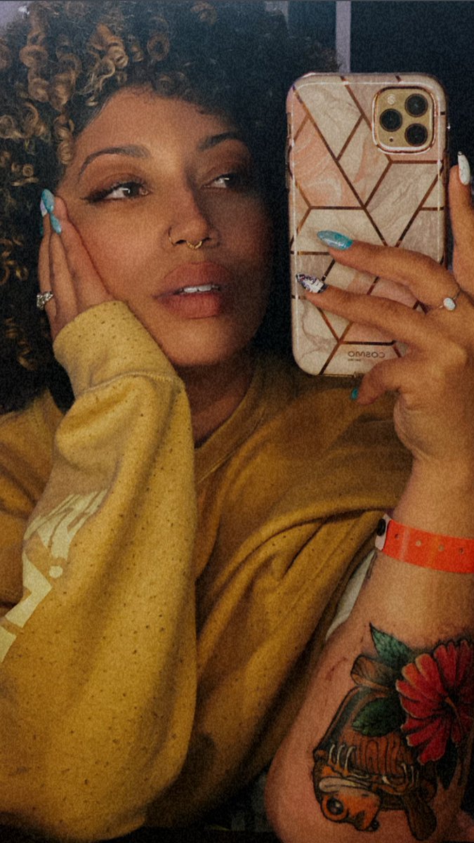 _VoodooClam's tweet photo. A lil sumthin for y’all to talk about 😘 https://t.co/RLOQEqA6y1
