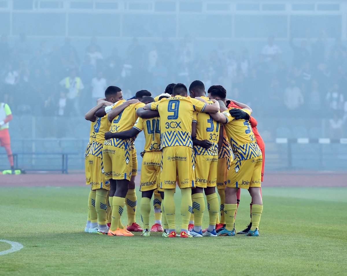 apoelfcofficial's tweet photo. ΟΛΟΙ ΜΑΖΙ ΚΑΙ ΣΤΑ ΕΥΚΟΛΑ ΚΑΙ ΣΤΑ ΔΥΣΚΟΛΑ. ΣΤΗΡΙΖΟΥΜΕ Ο ΕΝΑΣ ΤΟΝ ΑΛΛΟ ΚΑΙ ΠΡΟΧΩΡΟΥΜΕ ΩΣ ΟΜΑΔΑ, ΣΤΟΝ ΕΠΟΜΕΝΟ ΑΓΩΝΑ. ΜΕ ΤΗΝ ΔΥΝΑΜΗ ΤΟΥ ΚΟΣΜΟΥ ΜΑΣ. #apoelfc #monoapoel #BestTeamInCyprus https://t.co/7FJ53hn1Ue