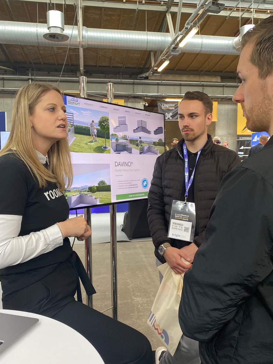roomle's tweet photo. A few impressions from our busy day at E-commerce Berlin last week. The atmosphere and the conversations were very good. After a long fair break, this was the perfect format for getting back into trade fair life again :) 
#Rubens #Configurator #AR #DR #Atlantis #digital #products https://t.co/XbYOHyiHQ3