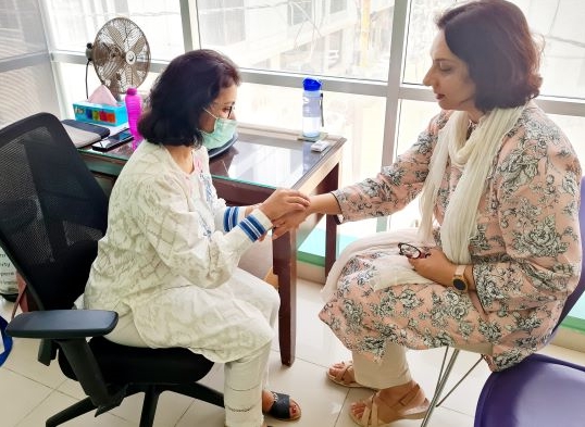 AppleTreePeds's tweet photo. Have you been considering getting treatment from an aesthetician -- dermal filles, chemical peel, or laser facial - but you aren't sure if it's safe? Call or WhatsApp us at 0331073366 to make an appointment with our dermatologist Dr. Saima Bhamani for a consultation! https://t.co/bhXjB74L7a