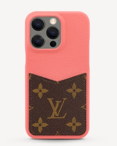 de_recycle's tweet photo. ルイヴィトン LOUIS VUITTON iPhone13 Pro アイフォンケース モノグラム ブラウン レザー(中古品)

8 x 15 x 2 cm
(幅 x 高さ x マチ)

素材：モノグラム･キャンバス

目立たない傷有り

販売価格¥15,000円

 #mcm  #バレンシアガ #FENDI  #グッチ  #ルイヴィトン  #デザイナー #中古品 #リサイクル https://t.co/vRf6bEOumd