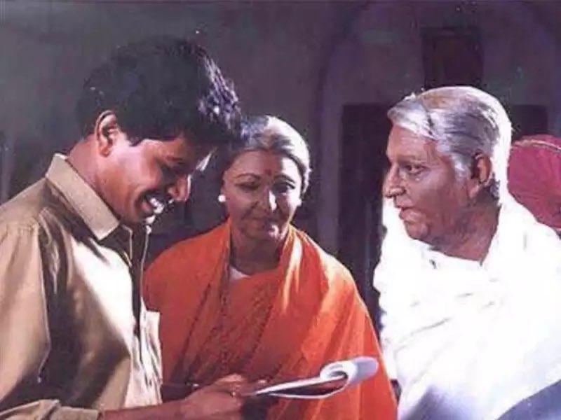 Krishnan_VJ_'s tweet photo. The first time Shankar sir made a big star film and he met all the expectations. Senapathy is an iconic character that’s remembered across decades . Please come together and complete Indian 2 soon @shankarshanmugh @ikamalhaasan
#26YearsOfIndian https://t.co/fkLhZNmKjc