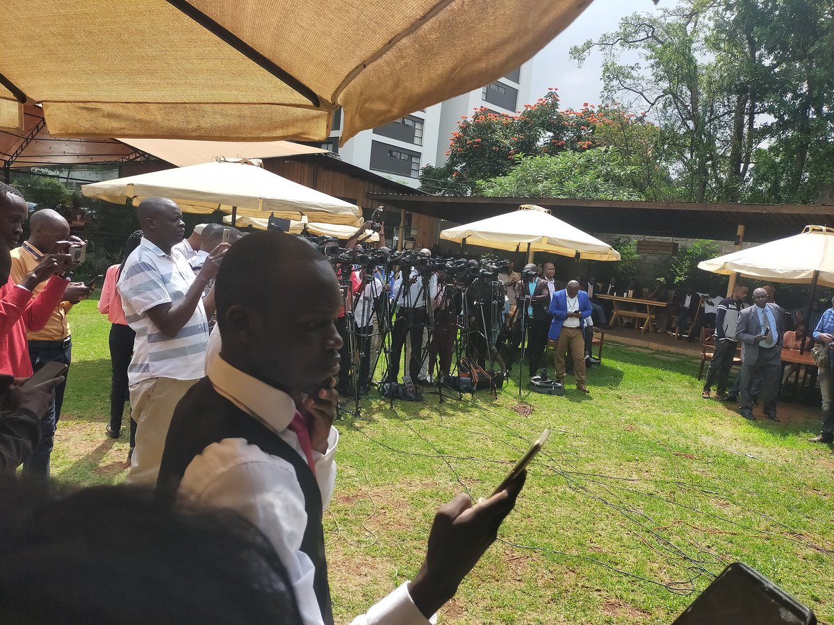 ItsMutai's tweet photo. Breaking News:

Dr Alfred Mutua has announced that he alongside Maendeleo Chap Chap Party have effective today moved to Kenya Kwanza coalition, to support William Ruto for President. Mutua: "Azimio La Umoja has become a club of a few, shrouded in secrecy, violating our agreement" https://t.co/sPUA8QzFCi