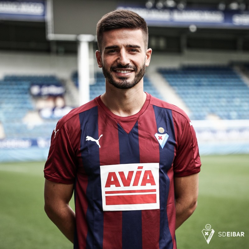 SDEibar's tweet photo. ℹ️ Fran Rico se desvincula de la SD Eibar. Ojeador del club desde hace tres campañas, abandona el club para emprender una nueva aventura profesional. 

ℹ️ Fran Ricok ez du Eibarren jarraituko, eta ibilbide profesional berria hasiko du.

¡Gracias por todo, @narfrico, y suerte!