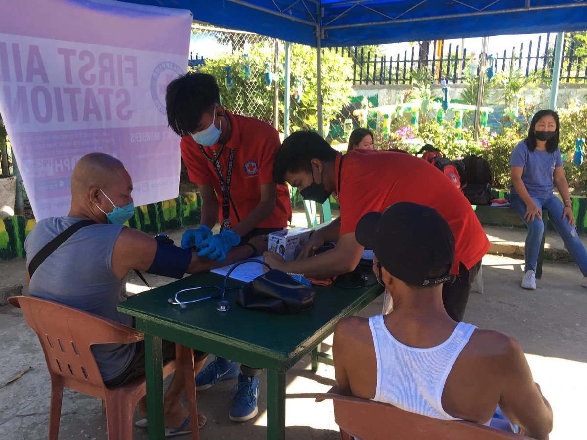 philredcross's tweet photo. TIGNAN: Bilang suporta sa pagboto ng mamamayang Pilipino, nag setup ang Philippine Red Cross ng first aid station at welfare desk sa 📍🗳 San Agustin Elementary School, #LaUnion
#PRCLifelineOfThePeople
#PRCEMS
#SafetyServices
#PRCLaUnion
#Halalan2022 https://t.co/vP3Mmi6p60