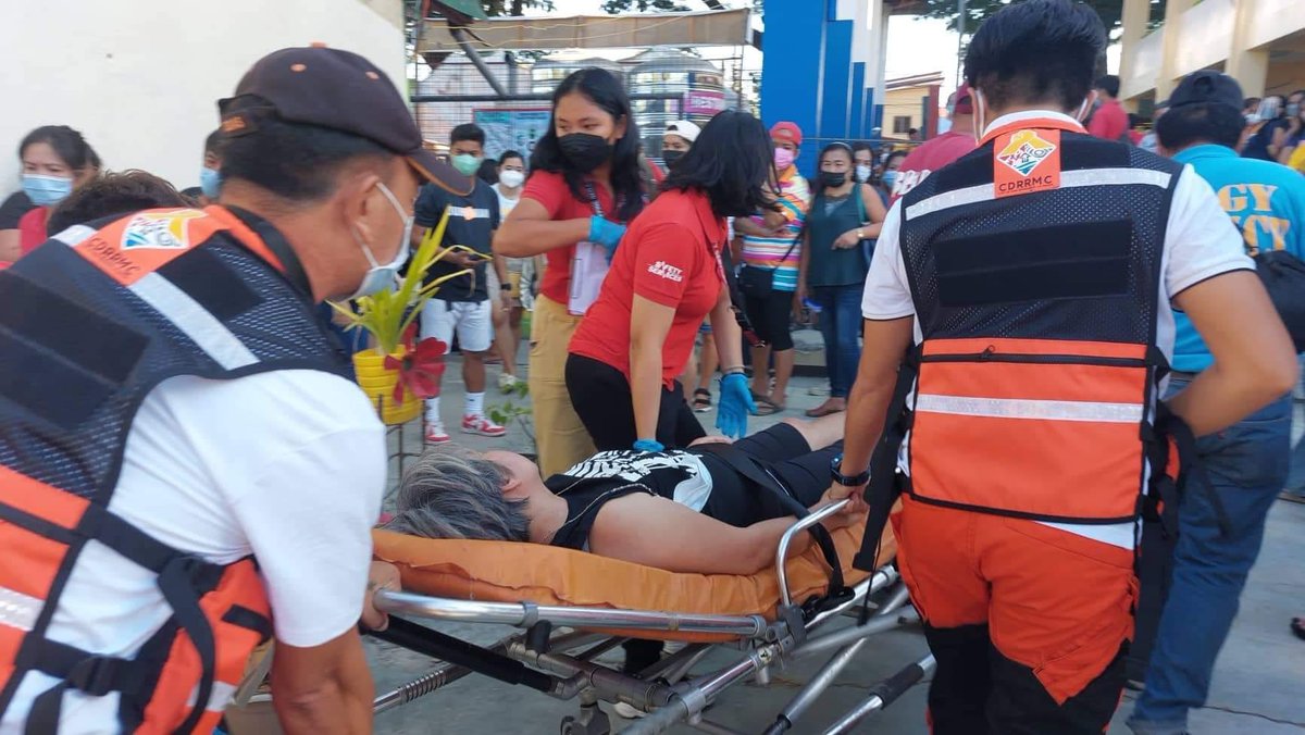 philredcross's tweet photo. TIGNAN: Bilang suporta sa pagboto ng mamamayang Pilipino, nag setup ang Philippine Red Cross ng first aid station at welfare desk sa 📍🗳 San Agustin Elementary School, #LaUnion
#PRCLifelineOfThePeople
#PRCEMS
#SafetyServices
#PRCLaUnion
#Halalan2022 https://t.co/vP3Mmi6p60