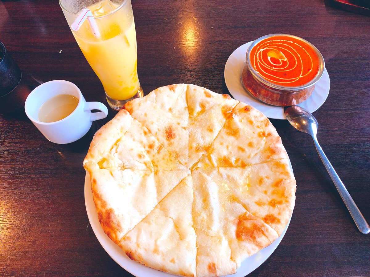 myk_589's tweet photo. 帰る前に噂のカトマンズキッチン行ってきたよ〜！めっちゃ美味しかったけ���量が多くて食べきれなかった〜😭お持ち帰りしたからまた温めて食べる☺️ https://t.co/TFo85jqfke