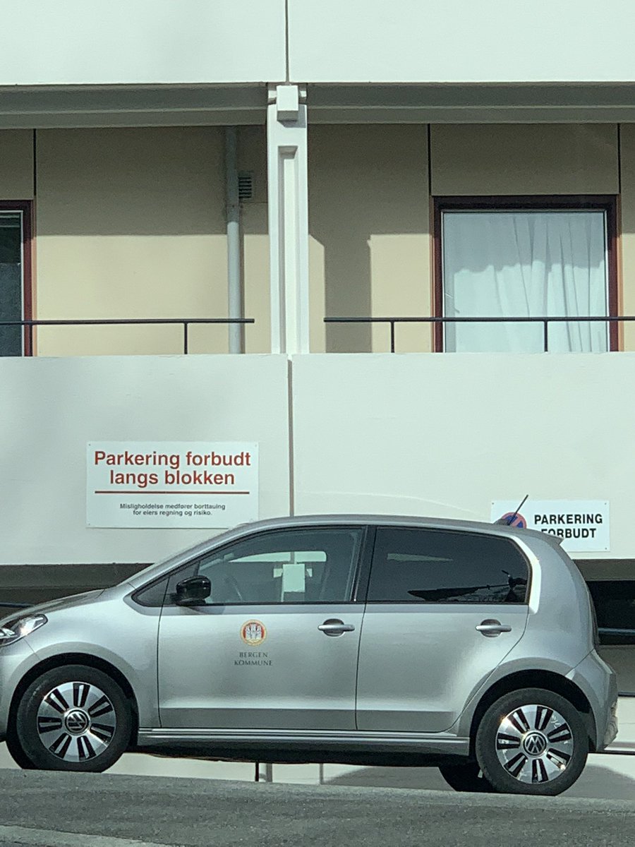 FS_Stigen's tweet photo. Bra @bergenkommune går framom med eit godt eksempel…#bergenkommune #parkeringforbudt https://t.co/N7siJSsYqF