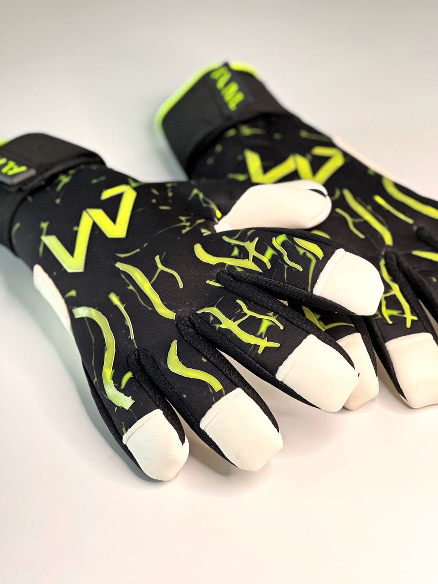 AMGoalkeeperTr1's tweet photo. • Introducing our new model AURINKO 3.0 🧤🔥.
👉 https://t.co/CURIAtk5HR
#Forbetterkeepers
#goalkeeping #goalkeeper #maalivahti #hanskat #jalkapallo #soccer #football #futbol #goalkeepergloves #gkgloves https://t.co/ykGMuZgCyv